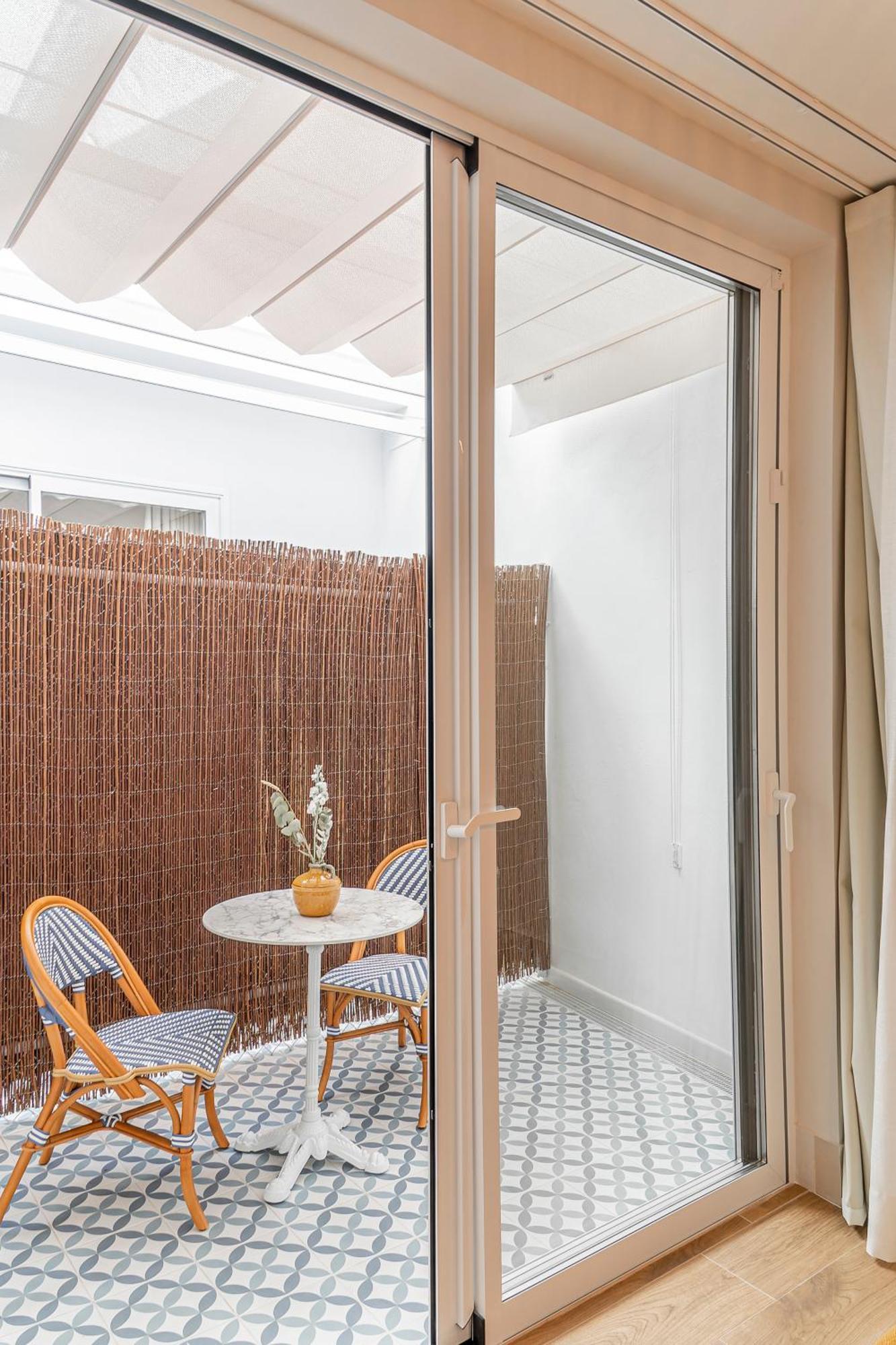 Malvarrosa Beach Stay! Valencia Bagian luar foto